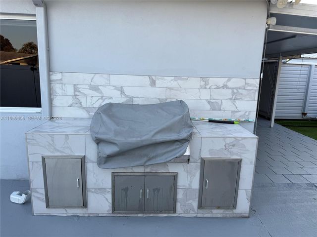 5211 NW 196th Ter, Miami Gardens, FL 33055