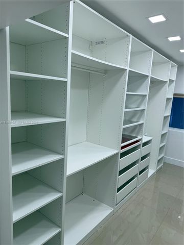 5211 NW 196th Ter, Miami Gardens, FL 33055