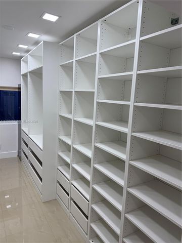 5211 NW 196th Ter, Miami Gardens, FL 33055