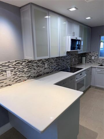 5211 NW 196th Ter, Miami Gardens, FL 33055