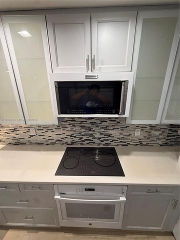 5211 NW 196th Ter, Miami Gardens, FL 33055