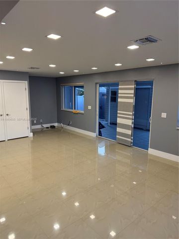 5211 NW 196th Ter, Miami Gardens, FL 33055