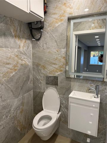 5211 NW 196th Ter, Miami Gardens, FL 33055