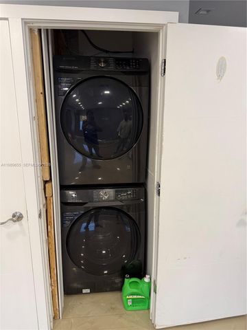 5211 NW 196th Ter, Miami Gardens, FL 33055