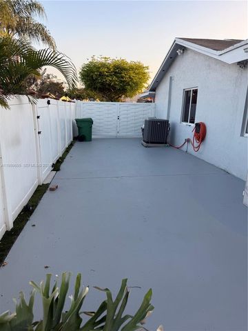 5211 NW 196th Ter, Miami Gardens, FL 33055