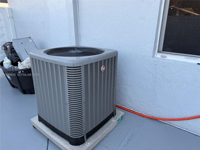 5211 NW 196th Ter, Miami Gardens, FL 33055