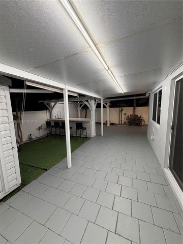 5211 NW 196th Ter, Miami Gardens, FL 33055