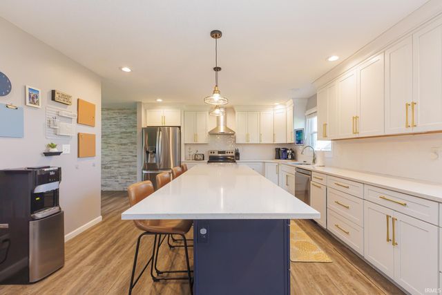 2200 W Pineview Drive, Muncie, IN 47303