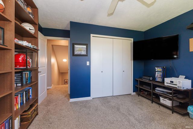 2200 W Pineview Drive, Muncie, IN 47303