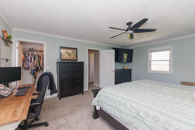2200 W Pineview Drive, Muncie, IN 47303