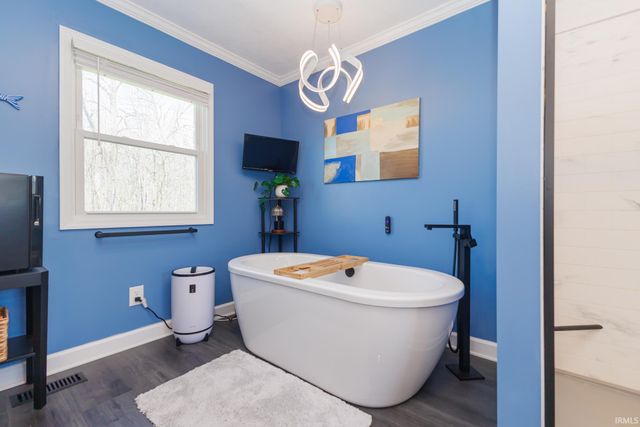 2200 W Pineview Drive, Muncie, IN 47303