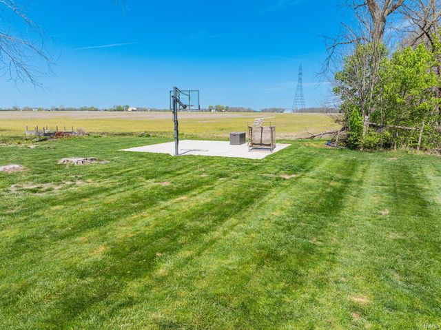 2200 W Pineview Drive, Muncie, IN 47303