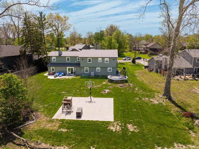 2200 W Pineview Drive, Muncie, IN 47303