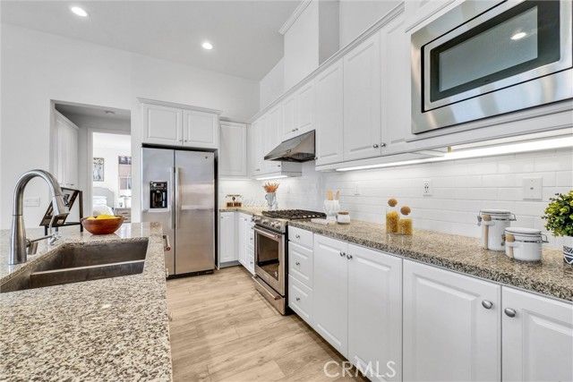 160 Parkwood, Irvine, CA 92620