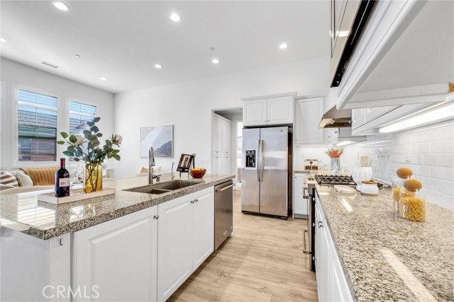 160 Parkwood, Irvine, CA 92620