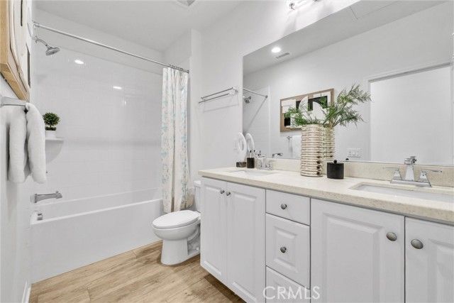 160 Parkwood, Irvine, CA 92620