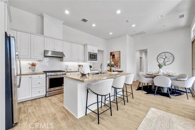 160 Parkwood, Irvine, CA 92620