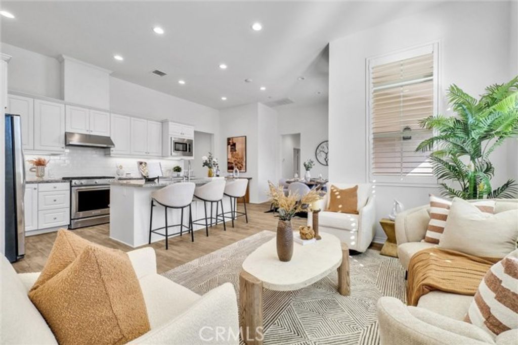 160 Parkwood, Irvine, CA 92620