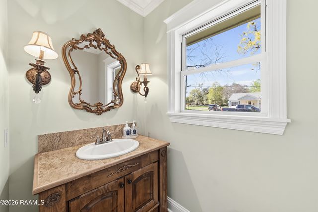 601 Napoleon Avenue, New Iberia, LA 70563