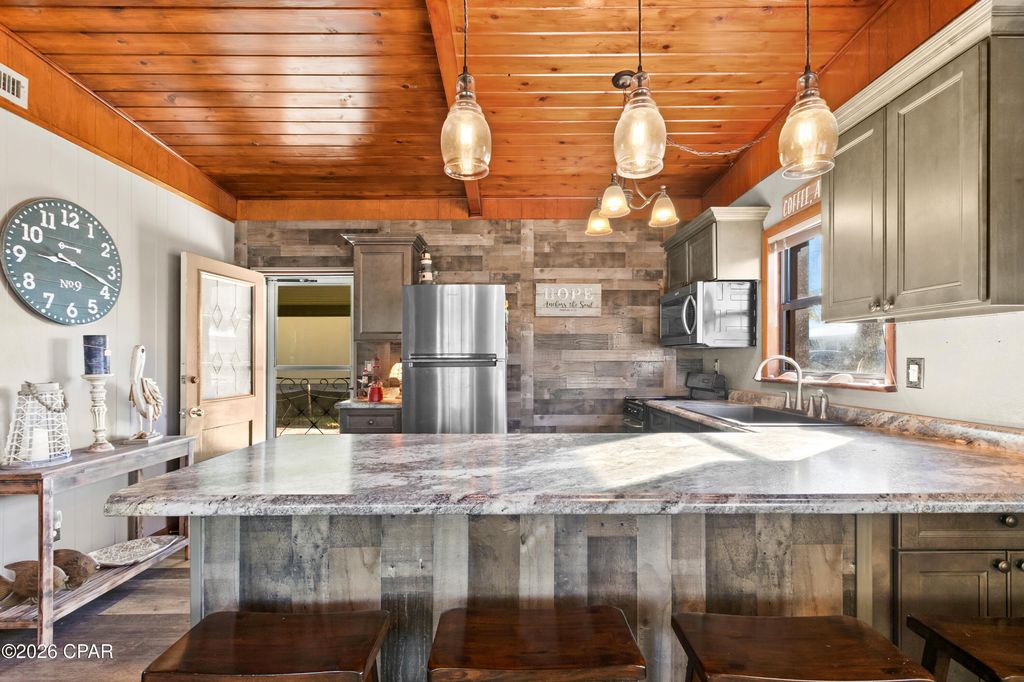 Image 17 of property listing at 17850 Lynn Street, Panama City Beach, FL 32413