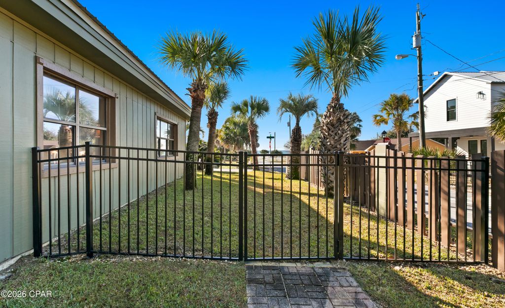 Image 7 of property listing at 17850 Lynn Street, Panama City Beach, FL 32413