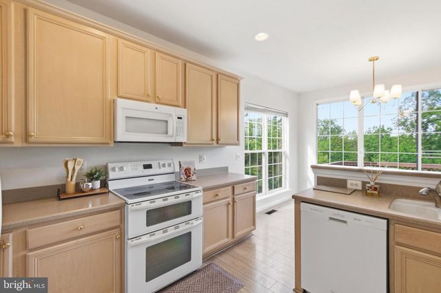 1842 FAVERSHAM WAY, Woodbridge, VA 22192