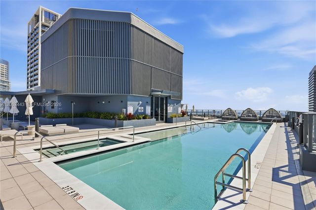 121 NE 5th St 2013, Miami, FL 33132