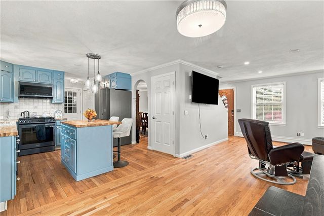 18 Pineridge Drive, Smithfield, RI 02917