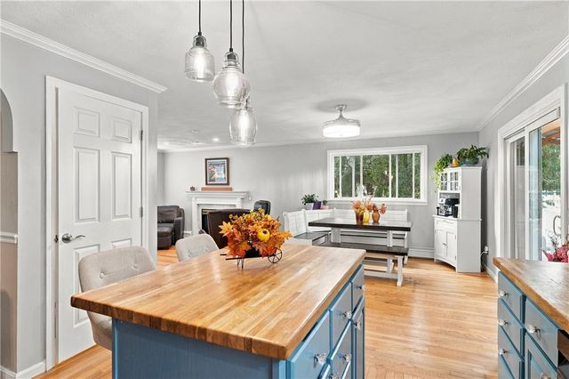 18 Pineridge Drive, Smithfield, RI 02917