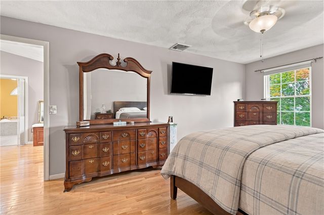 18 Pineridge Drive, Smithfield, RI 02917