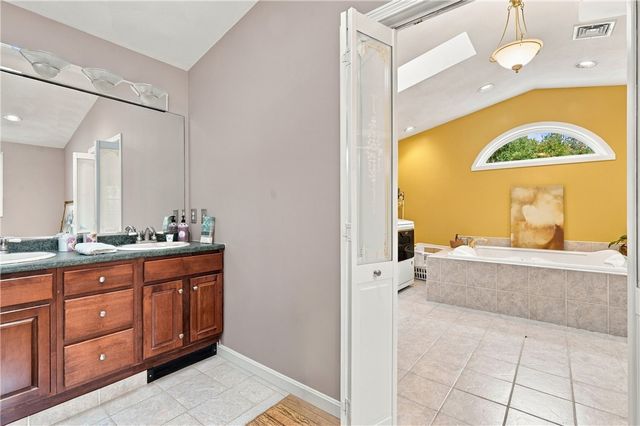 18 Pineridge Drive, Smithfield, RI 02917
