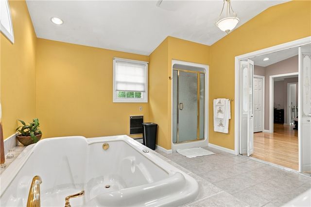 18 Pineridge Drive, Smithfield, RI 02917