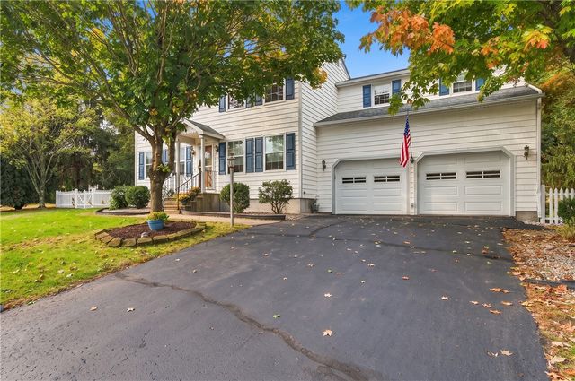 18 Pineridge Drive, Smithfield, RI 02917