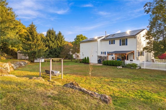 18 Pineridge Drive, Smithfield, RI 02917