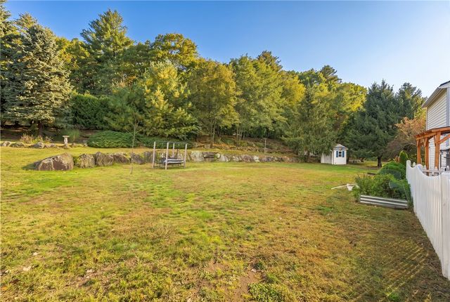 18 Pineridge Drive, Smithfield, RI 02917