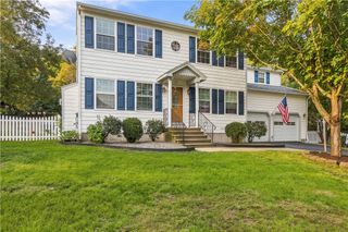 18 Pineridge Drive, Smithfield, RI 02917