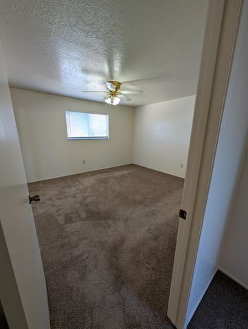 1049 Ruby Pl, Manteca, CA 95336
