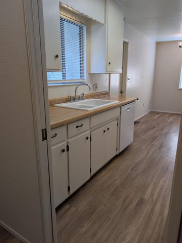 1049 Ruby Pl, Manteca, CA 95336