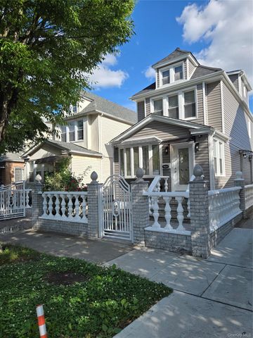 194-44 112th Road, Saint Albans, NY 11412