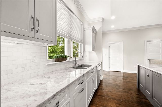 490 Bradley Street, Mt Washington, PA 15211