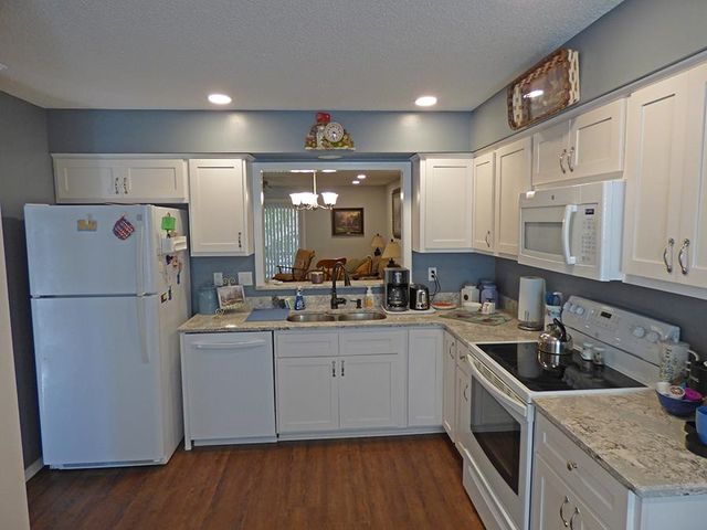 28 Spring River Lane, Cherokee Village, AR 72529