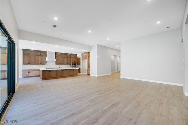 489 Carter House Way, Las Vegas, NV 89138