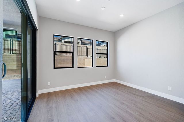 489 Carter House Way, Las Vegas, NV 89138