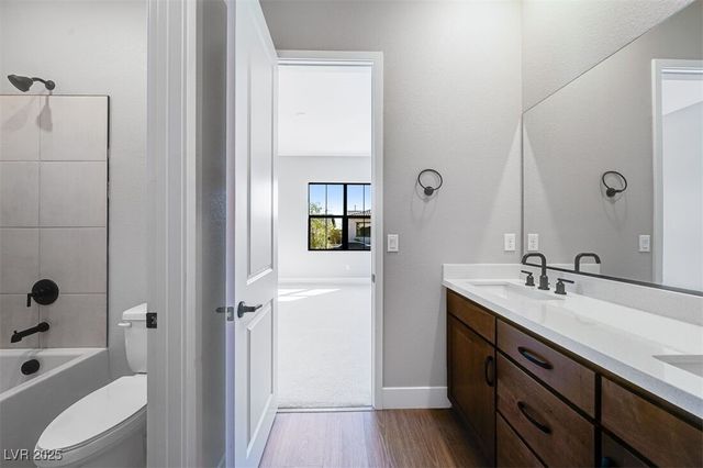 489 Carter House Way, Las Vegas, NV 89138