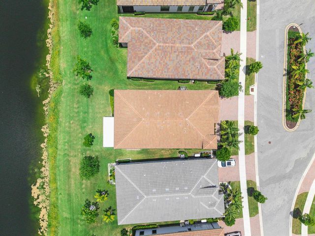 7885 Ironwood Way, Parkland, FL 33067