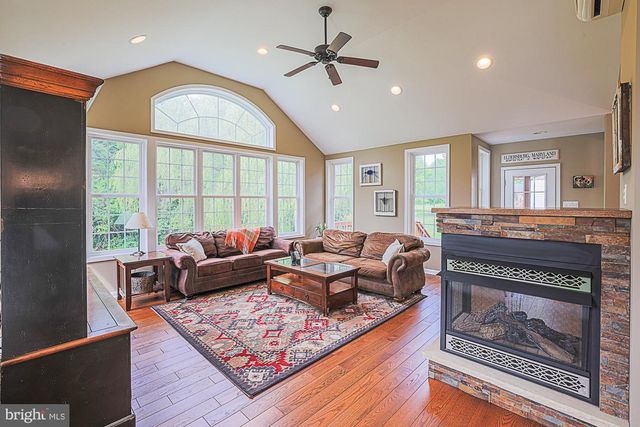 2055 HARVEST FARM RD, Eldersburg, MD 21784
