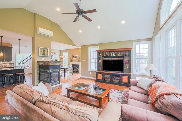 2055 HARVEST FARM RD, Eldersburg, MD 21784