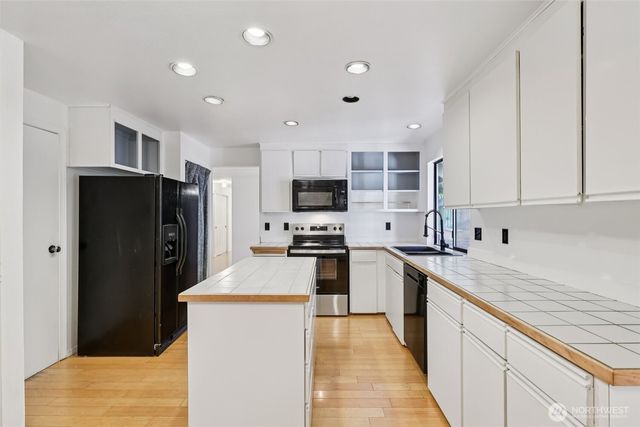 32229 2nd Avenue SW, Federal Way, WA 98023