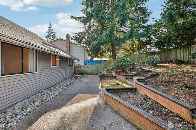 32229 2nd Avenue SW, Federal Way, WA 98023