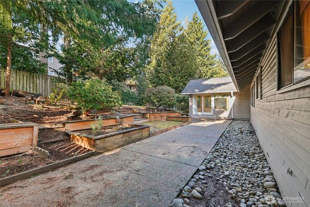 32229 2nd Avenue SW, Federal Way, WA 98023